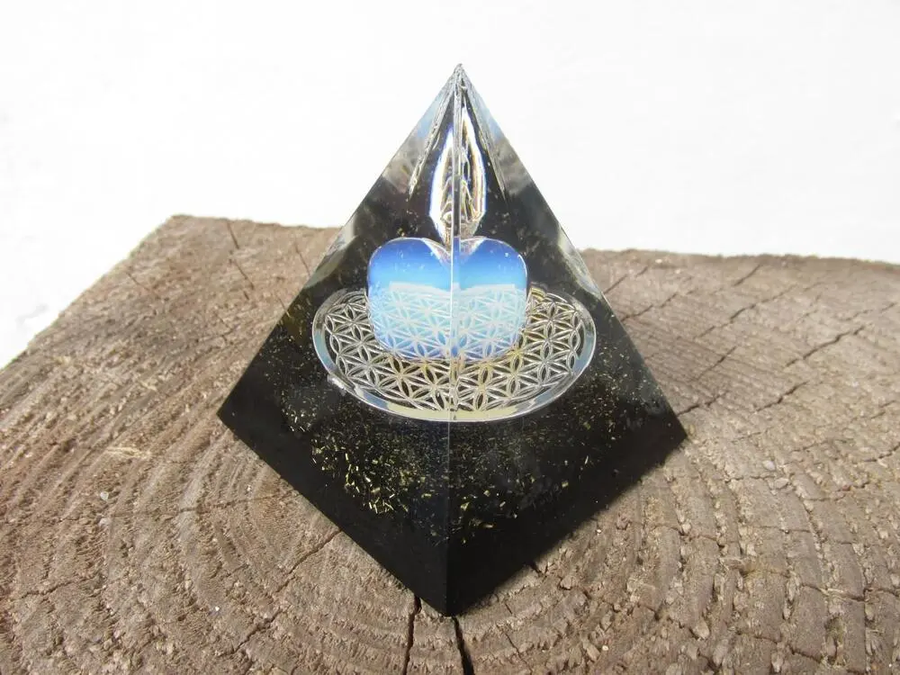 "Květ života & Ženskost" , orgonit pyramida 