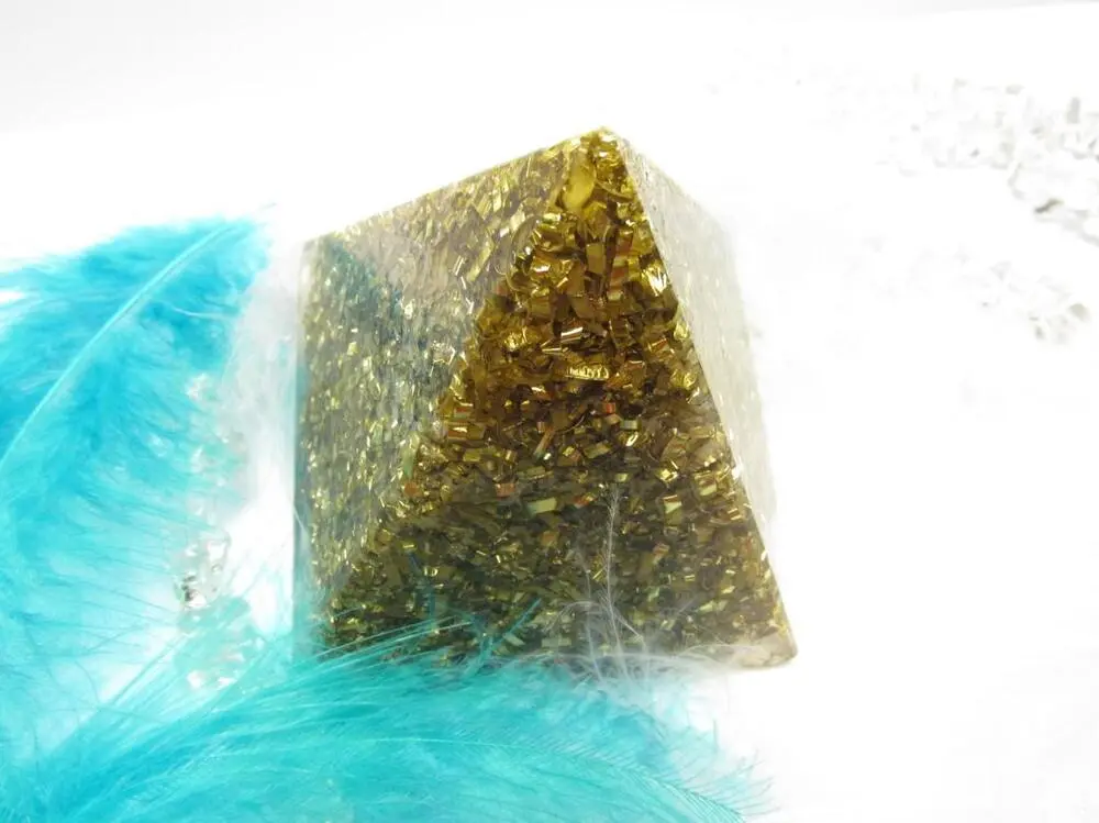 Orgonitová pyramida ve své nejčistější podobě 6x6cm