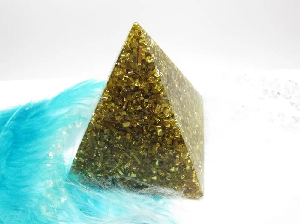 Orgonitová pyramida ve své nejčistější podobě 6x6cm