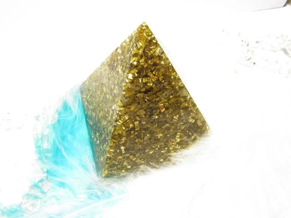 Orgonitová pyramida ve své nejčistější podobě 6x6cm