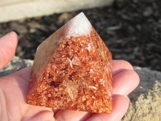 "Čistá láska" orgonit pyramida, dosah cca 6 metrů