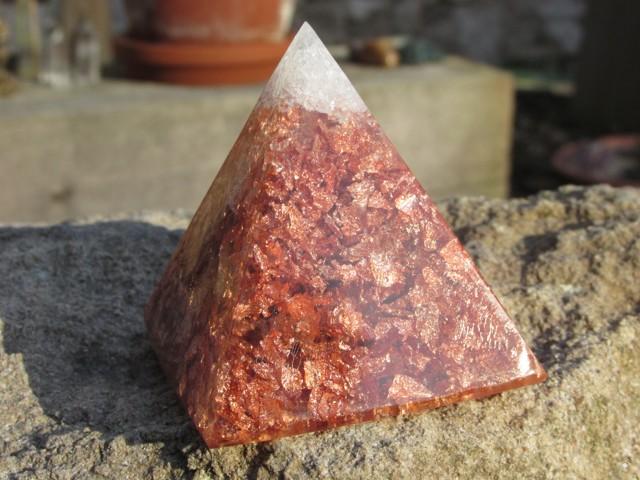 "Čistá láska" orgonit pyramida, dosah cca 6 metrů