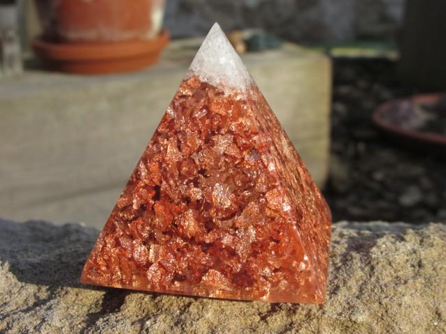 "Čistá láska" orgonit pyramida, dosah cca 6 metrů