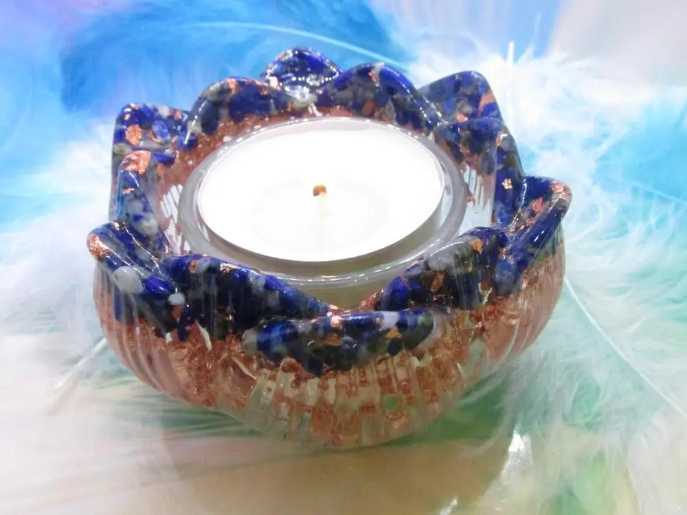 Orgonit Lotosový květ - 3v1 svícen, stojan na vonné tyčinky - Inspirující Lapis Lazuli