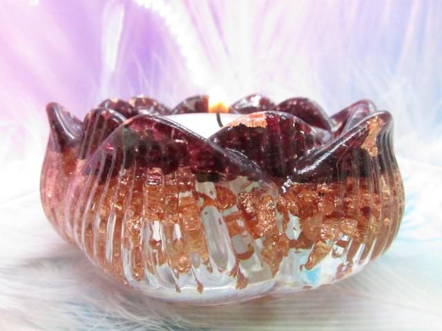 Orgonit Lotosový květ - 3v1 svícen, stojan na vonné tyčinky - Vášnivý Granát