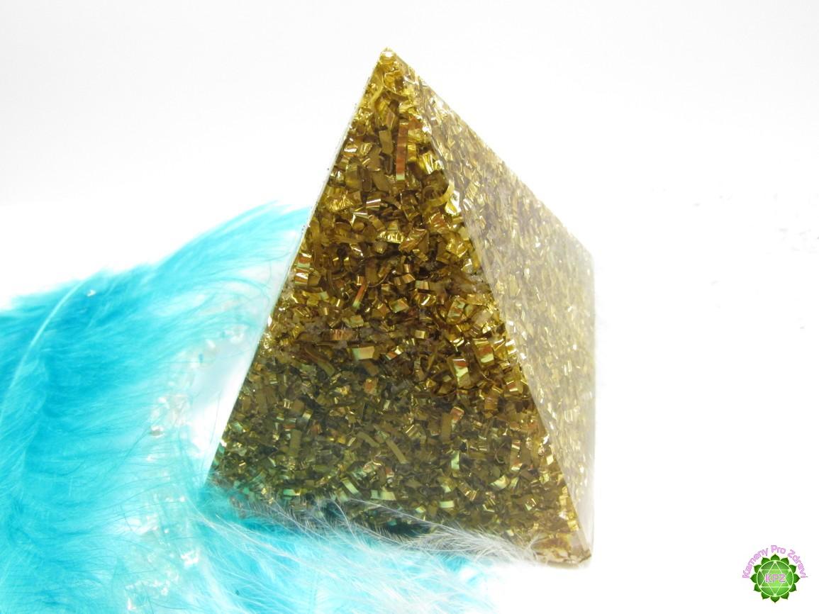 Dárek při nákupu nad 1.200,- Orgonitová pyramida ve své nejčistější podobě 6x6cm