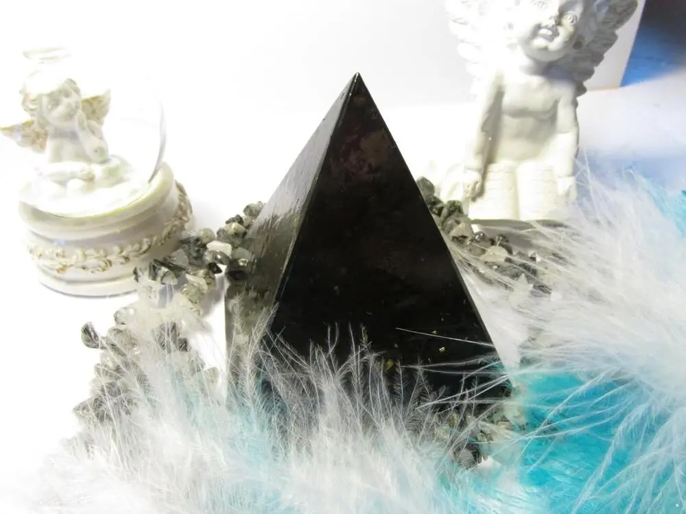DÁREK k nákupu - Orgonitová pyramida - se surovým šungitem a šungitovým pudrem