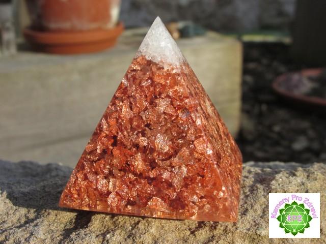Dárek k nákupu nad 1.200,- "Čistá láska" orgonit pyramida, dosah cca 6 metrů