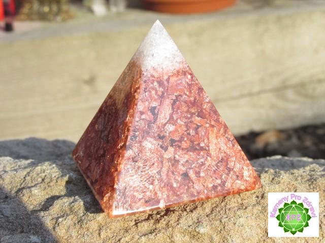 Dárek k nákupu nad 1.200,- "Čistá láska" orgonit pyramida, dosah cca 6 metrů