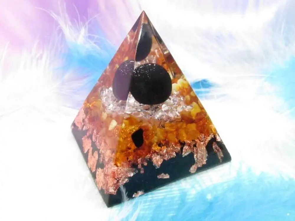 Orgonit Pyramida "Prozáří a ochrání", dosah 5 metrů