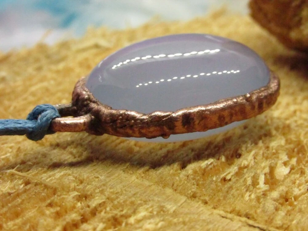 Amulet "Duši upokojí" - modrý chalcedon