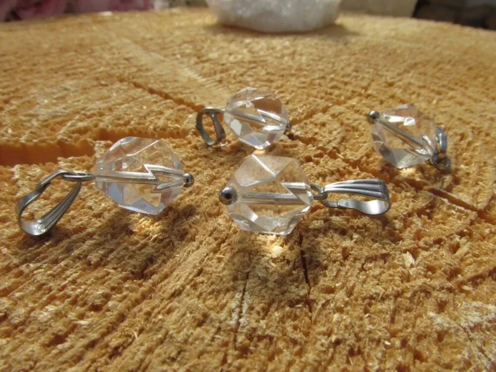 Křišťálový přívěsek - broušený, 10x8mm