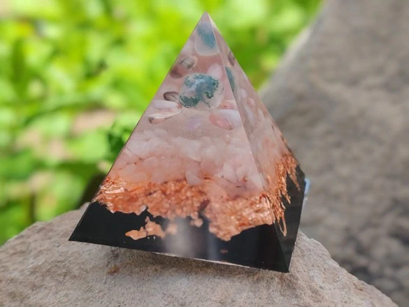 Orgonitová pyramida "Otevřenost & Vytrvalost pro Býka"