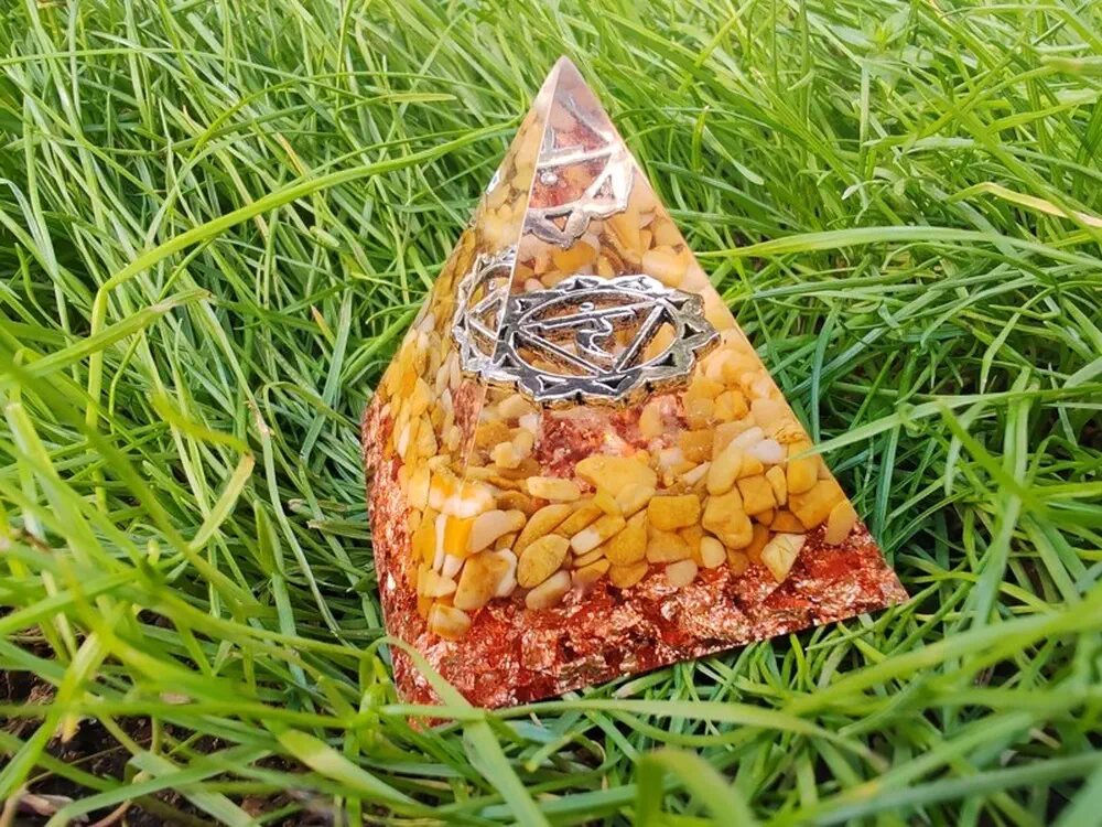 Orgonitová pyramida "Já dělám" - čakra Solar Plexus