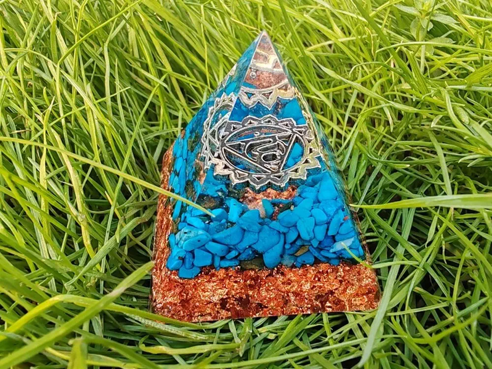 Orgonitová pyramida "Já mluvím" - krční čakra