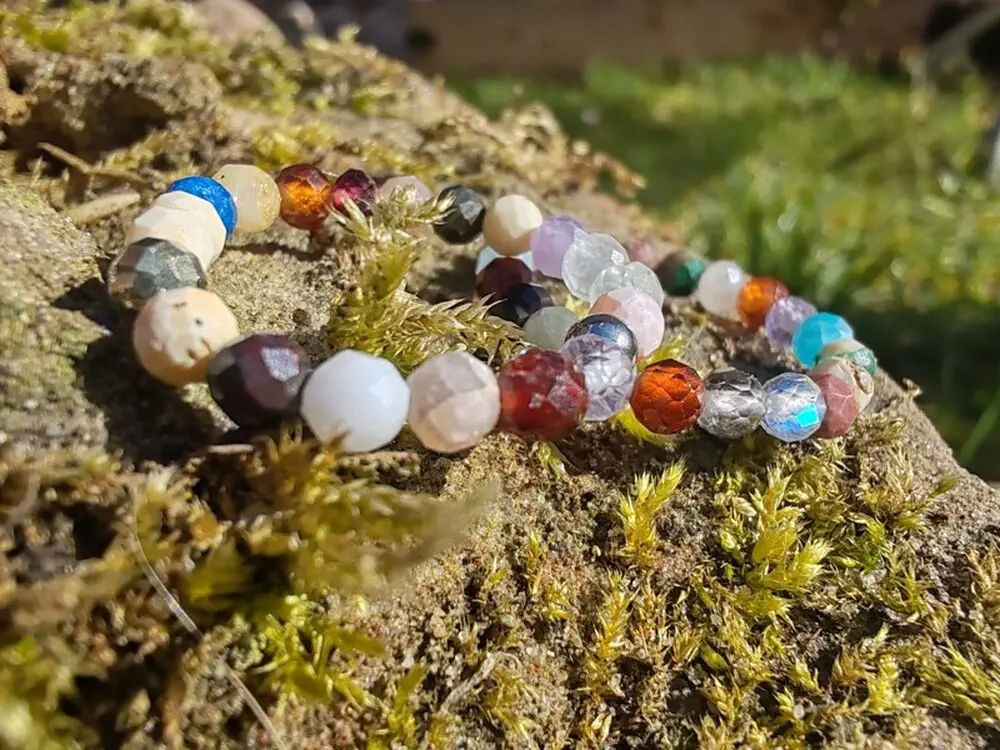 "Pestré kamenné překvapení" - prsten z broušených kamenů, 3,3mm