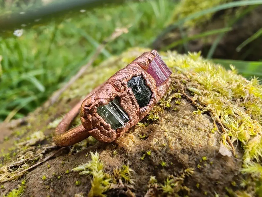 "Turmalínová Trojjedinost" prsten s turmalíny, amulet galvanoplastika