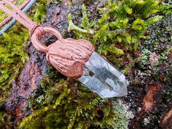 Amulet "Duchovní pomocník" lemurský krystal, surový křišťál + dárková krabička