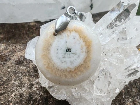 "Světelný průvodce" přívěsek Solar quartz, kabošon & nerez ocel *12