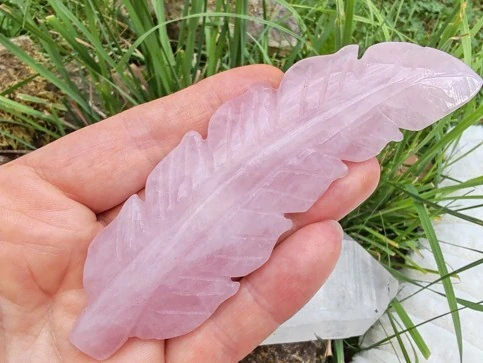 Vyřezávané růženínové pírko - Talisman lásky, něhy a aromaterapie *6