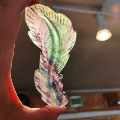 Andělské pírko z modrofialového fluoritu – krystal vnitřního klidu a intuice *6