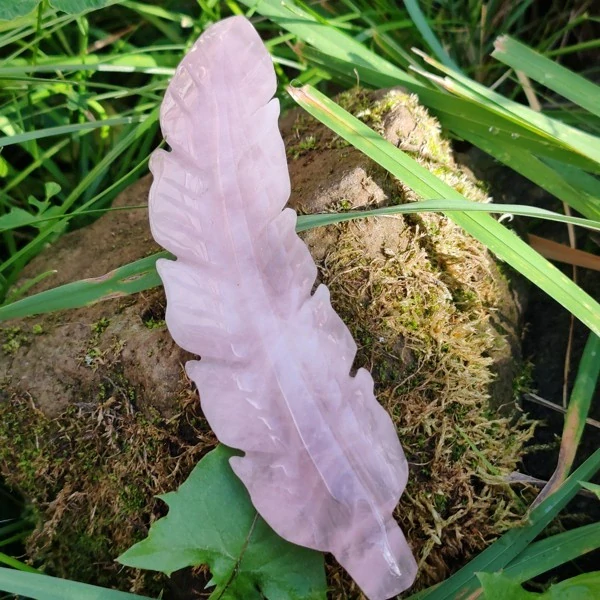 Vyřezávané růženínové pírko - Talisman lásky, něhy a aromaterapie *11