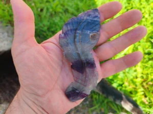 Andělské pírko z modrofialového fluoritu – krystal vnitřního klidu a intuice *3
