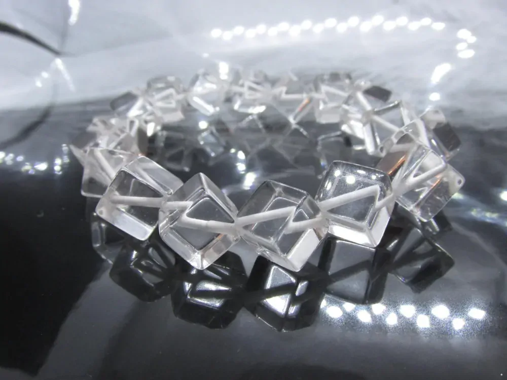 "Čistota & Léčení" Náramek křišťál krychle 8mm na gumičce