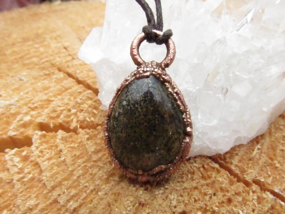 Amulet  Ochrany - Černý sluneční kámen