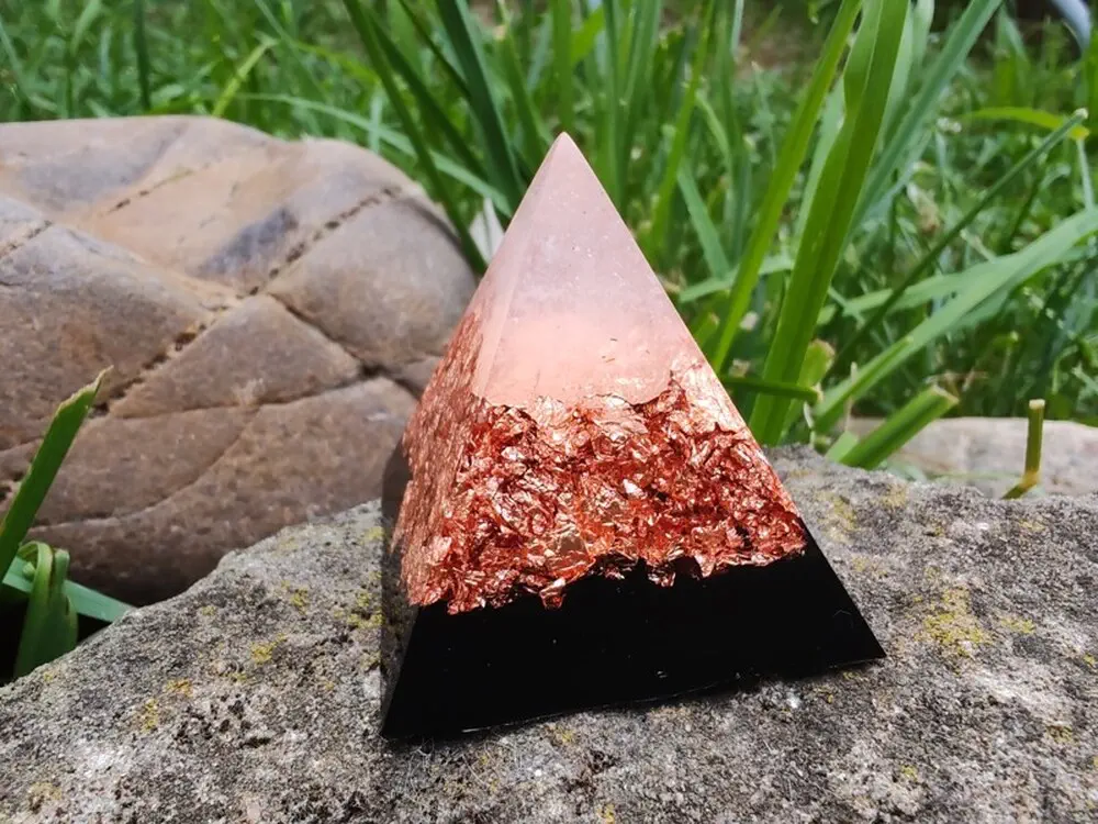 "Čistá láska & Ochrana" orgonit pyramida, dosah cca 4 metry
