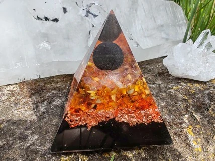 Orgonit Pyramida "Prozáří a ochrání", dosah 5 metrů