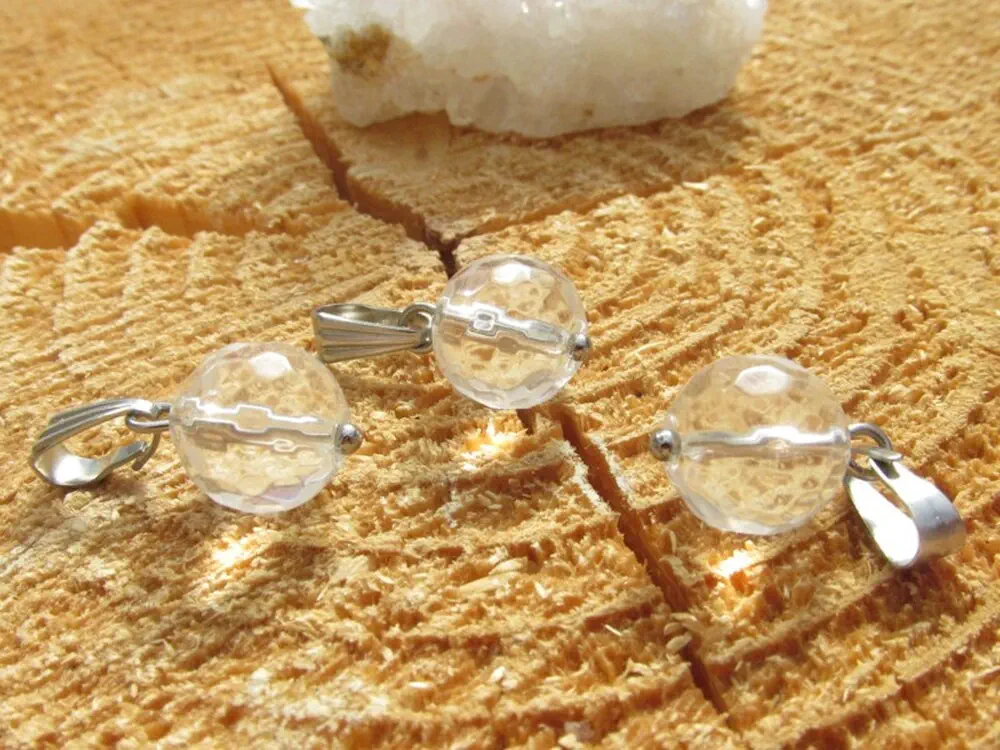 Křišťálový přívěsek - kulička broušená, 10mm