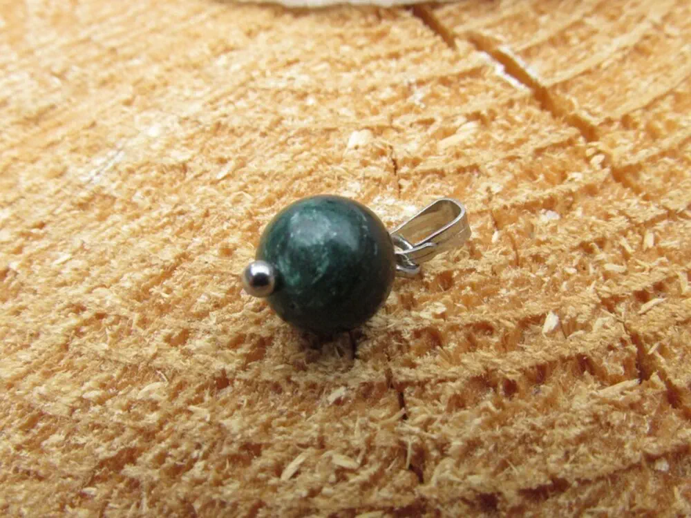 Smaragdový přívěsek - TOP kvalita - kulička hladká, 8mm