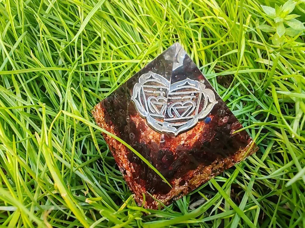 Orgonitová pyramida "Já jsem" - kořenová čakra