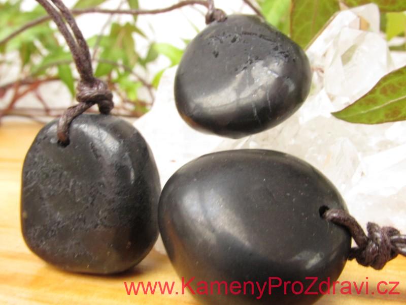 Dárek k nákupu nad 1.200,- Přívěsek Šungit - Ochránce před negativní energií a elektrosmogem - Střední