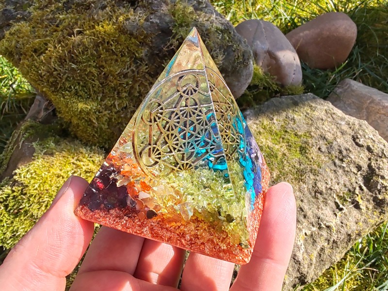 Orgonit "Pod ochranou archanděla Metatrona", dosah cca 6  metrů