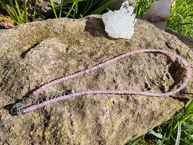 "Pro věčnou lásku" náhrdelník Růženín z Madagaskaru broušené rondelky