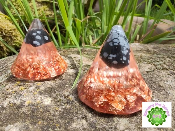 Dárek k nákupu nad 900,- "Vortex ochrany" - orgonitový kužel vločkový obsidián a měď