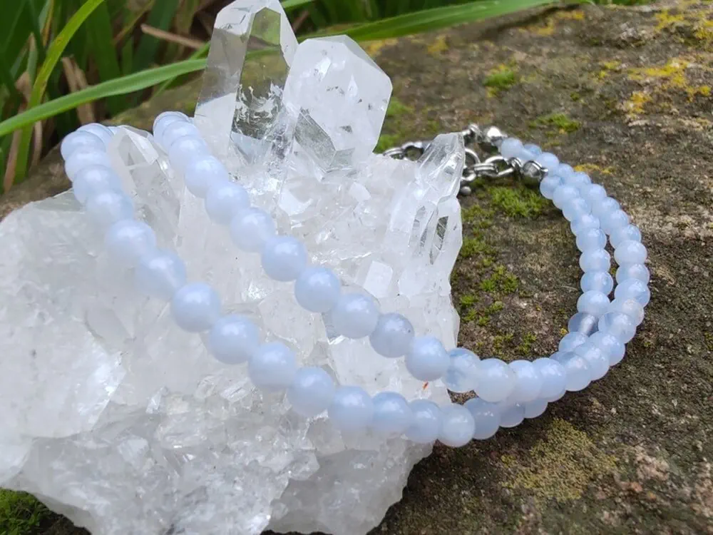 "Krajka snů" náramek krajkový chalcedon, hladké kuličky 3,5mm