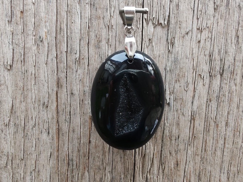 "Hvězdný klíč duše" - přívěsek černý achát s drúzou, kabošon & nerez ocel *3