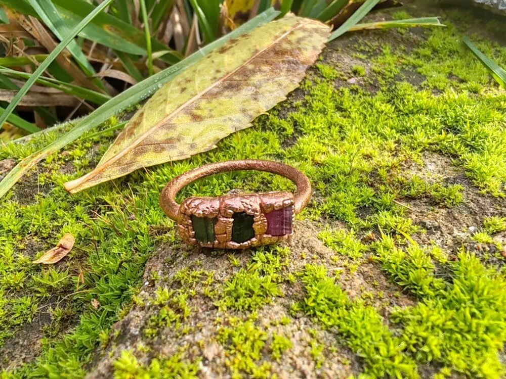 "Turmalínová Trojjedinost" prsten s turmalíny, amulet galvanoplastika