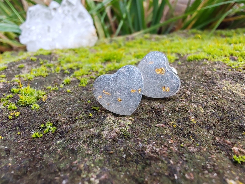 Orgonitové Náušnice – Sněžné Pohlazení se Zlatým Akcentem