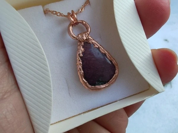Rubínový amulet – Oheň života