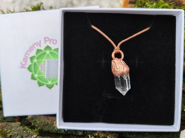 Amulet "Duchovní pomocník" lemurský krystal, surový křišťál + dárková krabička