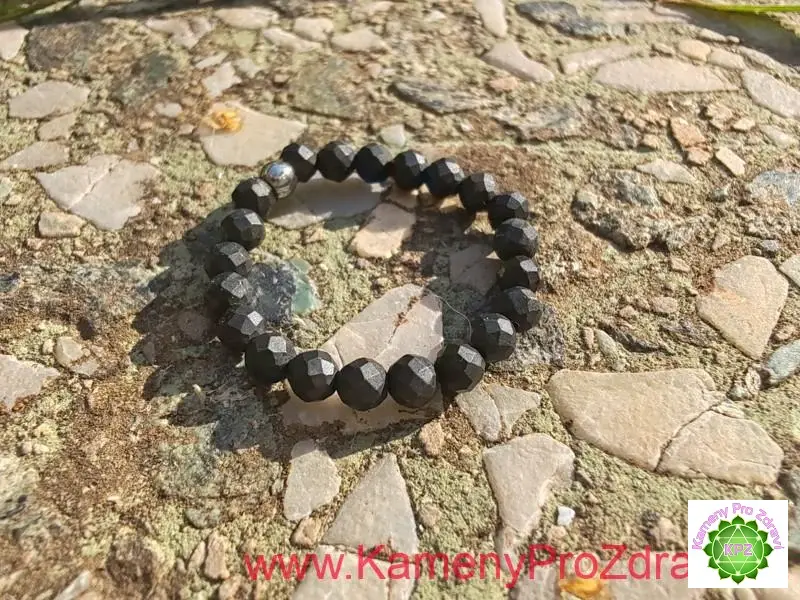 DÁREK k nákupu Šungitový prsten, broušené kuličky 3mm, "Ochránce na každý den"