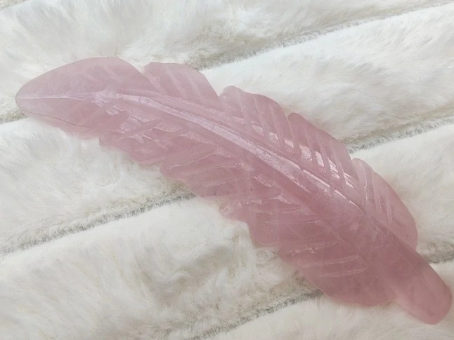 Vyřezávané růženínové pírko - Talisman lásky, něhy a aromaterapie *4