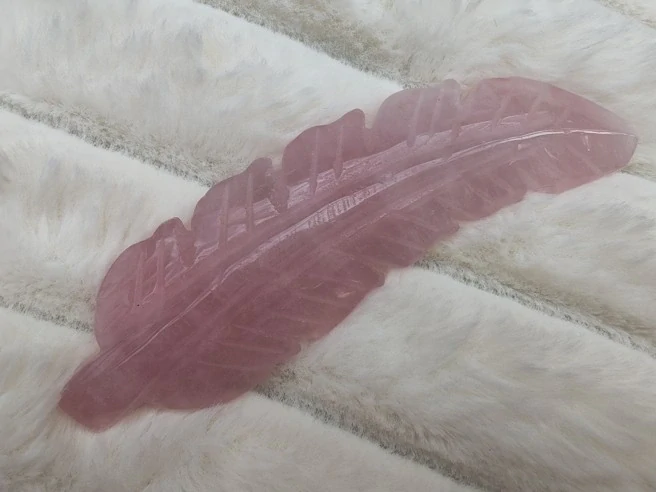 Vyřezávané růženínové pírko - Talisman lásky, něhy a aromaterapie *5