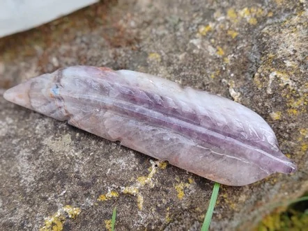 Pírko z ametystového achátu – Andělský talisman harmonie, vhledu a bezpečí *2