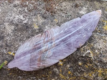 Pírko z ametystového achátu – Andělský talisman harmonie, vhledu a bezpečí *3