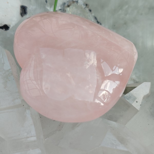 Přírodní růženín – leštěné srdce z pravého minerálu *2